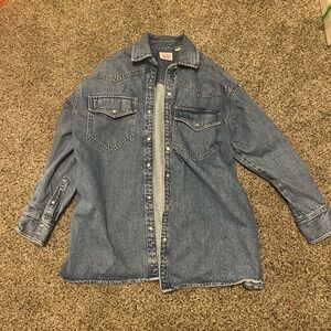 Levi’s oversized denim button up jacket/shirt